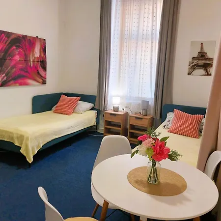 Tomkova In The Centre Of Apartment Hradec Králové